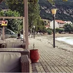 Astir Πανσιόν Πόρος